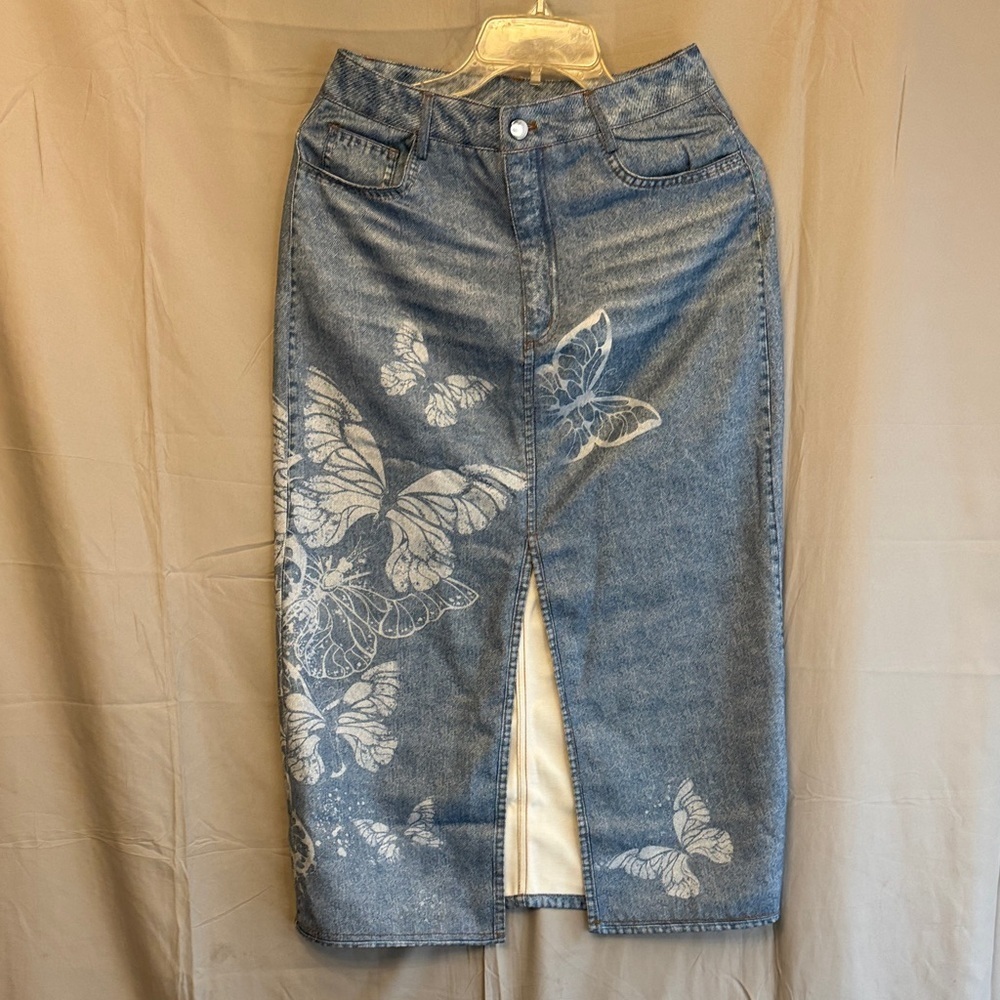 ❤️Butterfly Print Denim Skirt - Picture 2 of 13